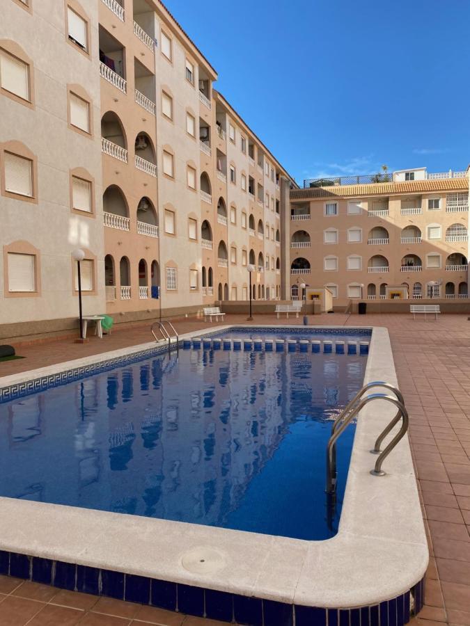 Amazing 2-Bedrooms Apartment With Pool Torrevieja Center Exterior foto